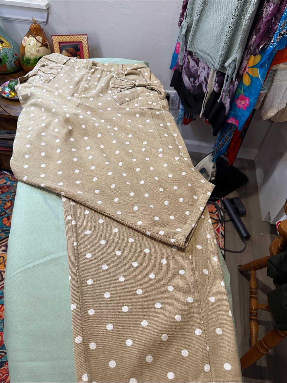 Polka Dot Bow-Accent Wide-Leg Capri Pants - Beige/White